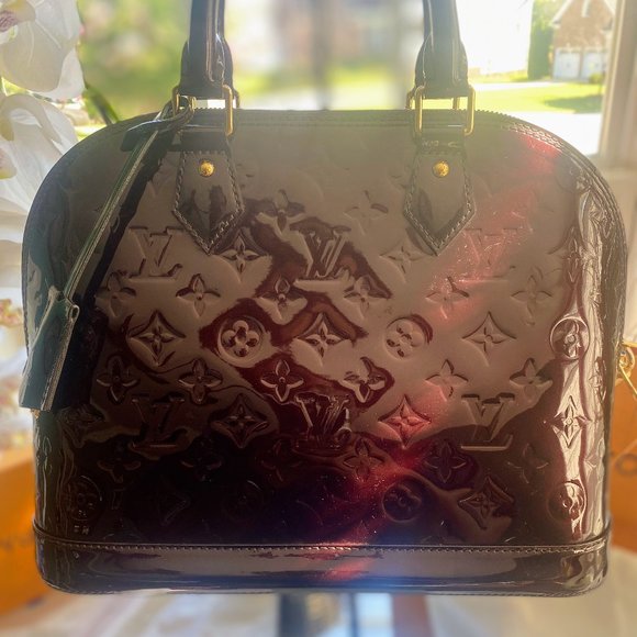 Louis Vuitton Handbags - AUTHENTIC PRE-LOVED LOUIS VUITTON ALMA GM VERNIS AMARANTE LEATHER HANDBAG